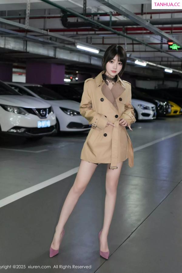 汁汁  [XiuRen]高清写真图 2025.04.10 No.10134 汁汁 浅色风衣第7张图片